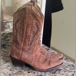 Ladies Nocona Size 7 Cowboy Boots